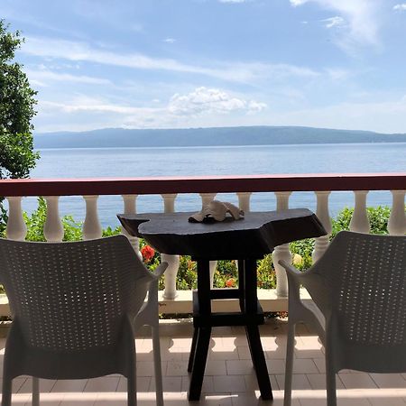 Wuthering Heights Bed & Breakfast By The Sea Dumaguete City Exterior photo