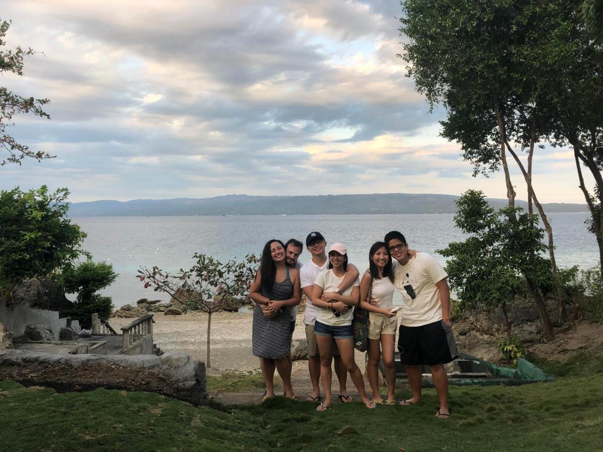 Wuthering Heights Bed & Breakfast By The Sea Dumaguete City Exterior photo