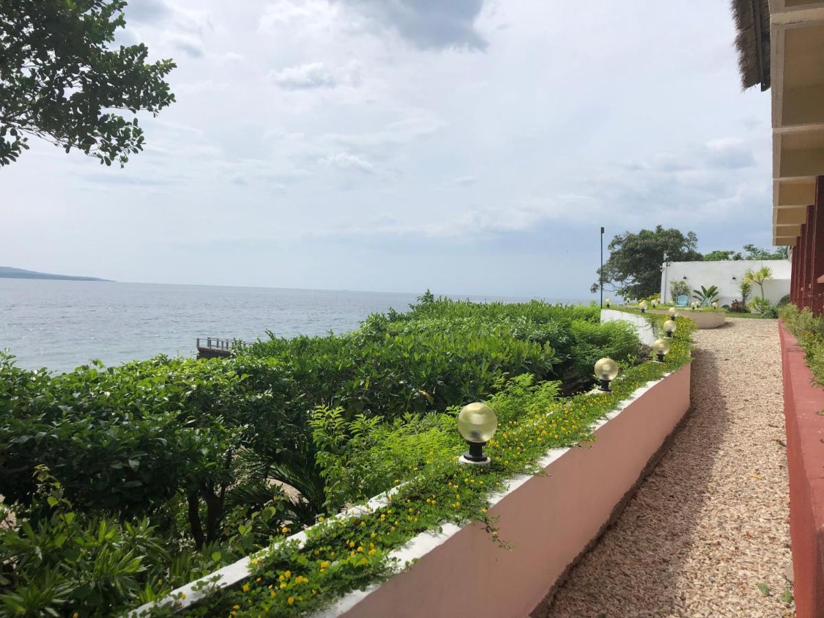 Wuthering Heights Bed & Breakfast By The Sea Dumaguete City Exterior photo