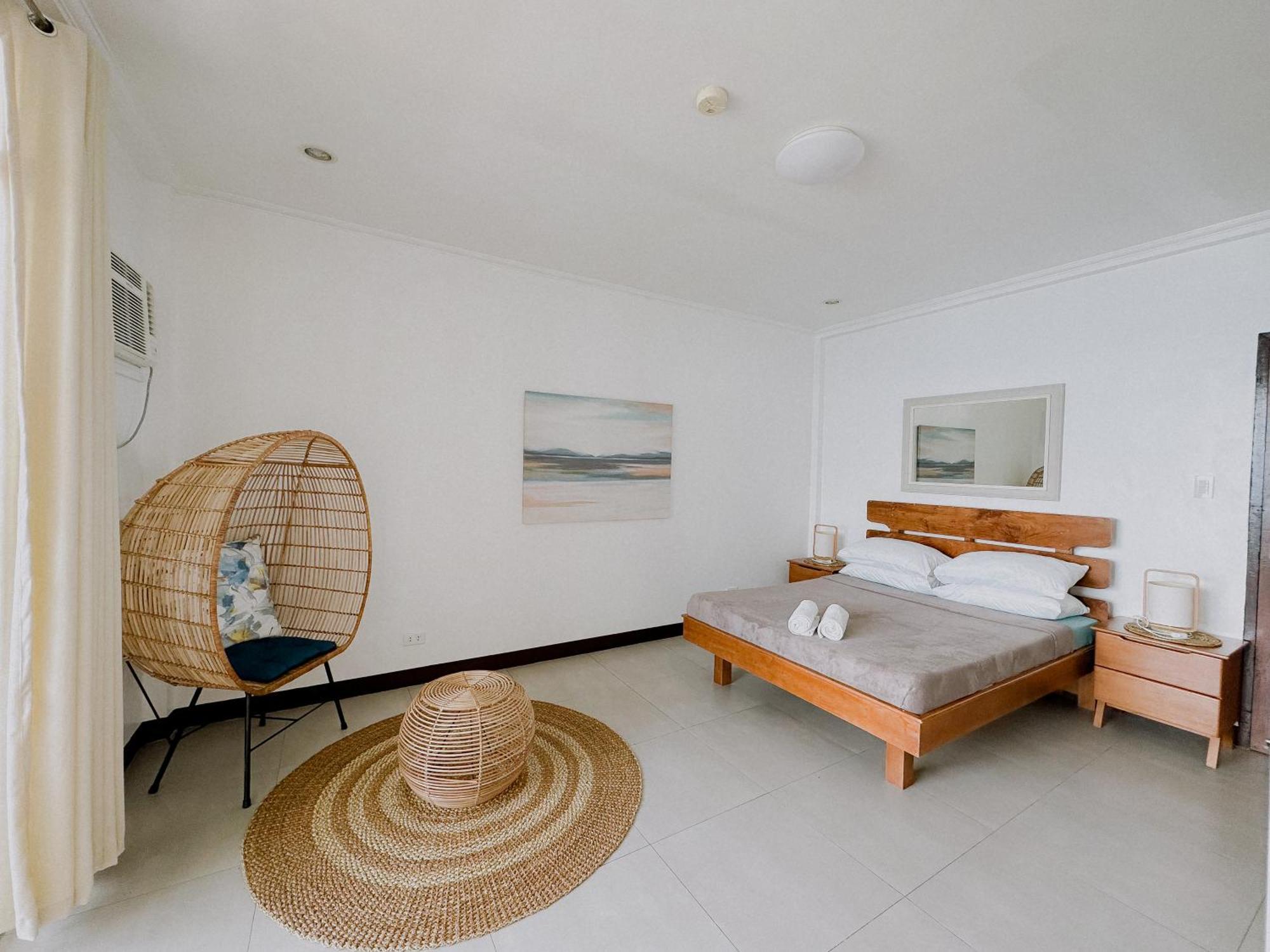 Wuthering Heights Bed & Breakfast By The Sea Dumaguete City Exterior photo