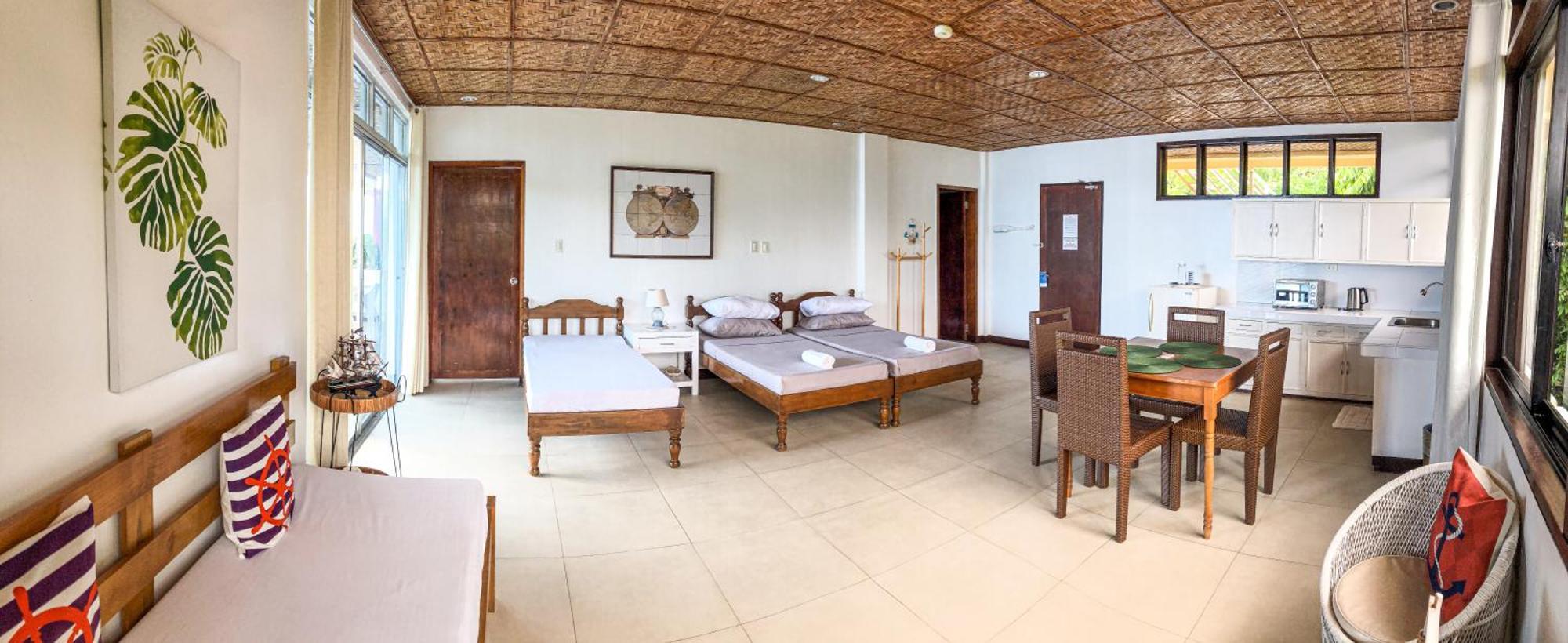 Wuthering Heights Bed & Breakfast By The Sea Dumaguete City Exterior photo