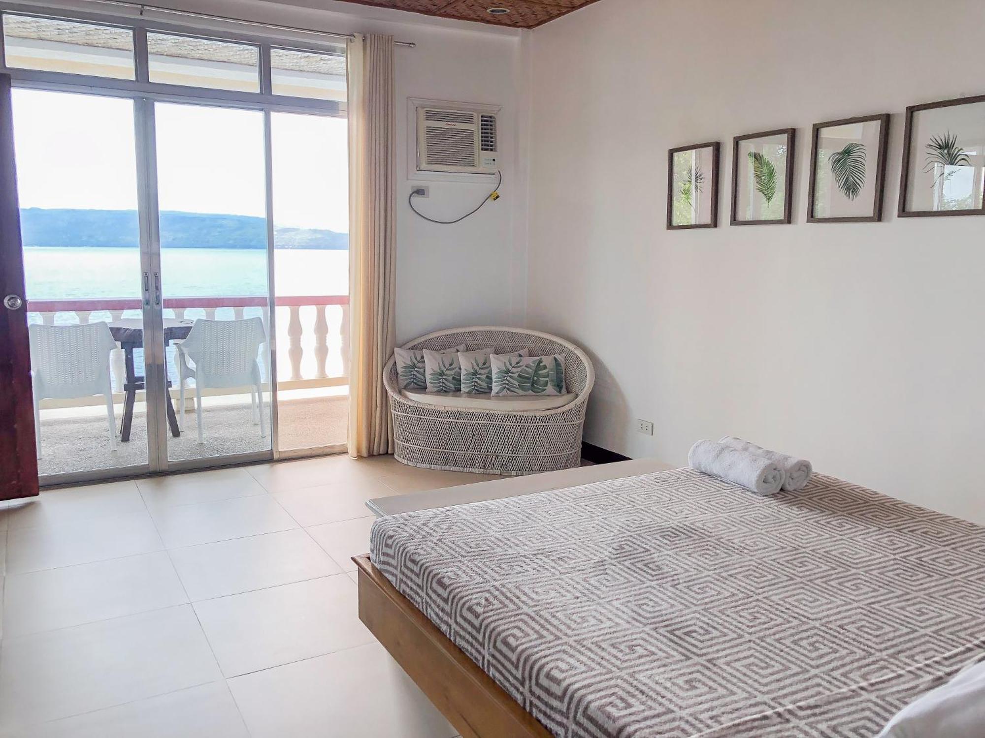 Wuthering Heights Bed & Breakfast By The Sea Dumaguete City Exterior photo
