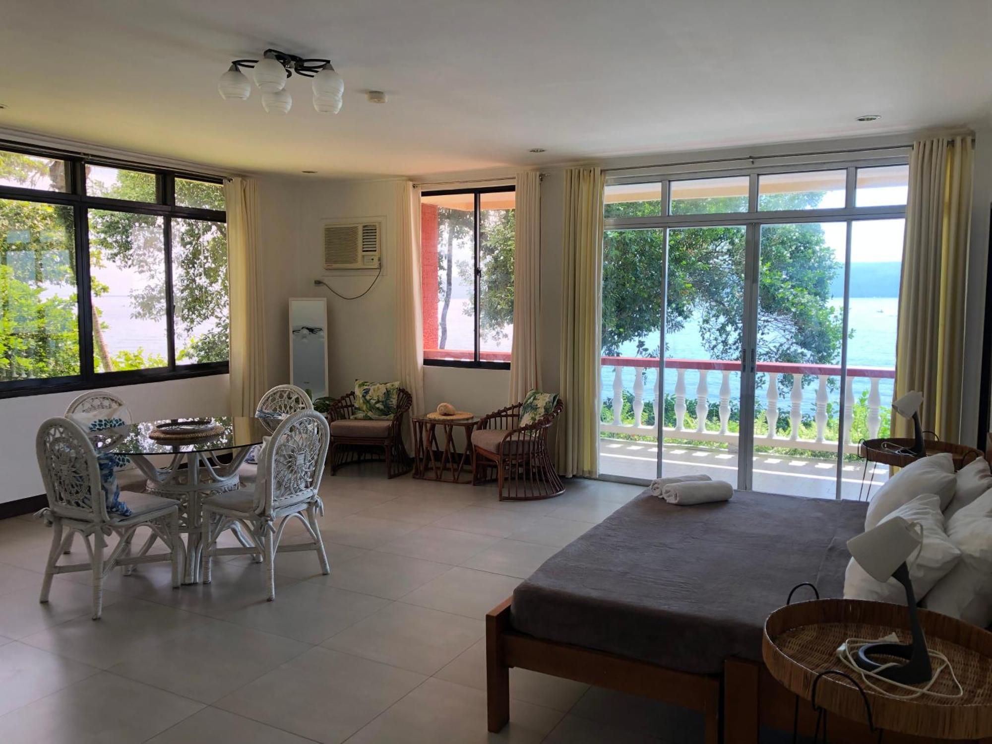 Wuthering Heights Bed & Breakfast By The Sea Dumaguete City Exterior photo