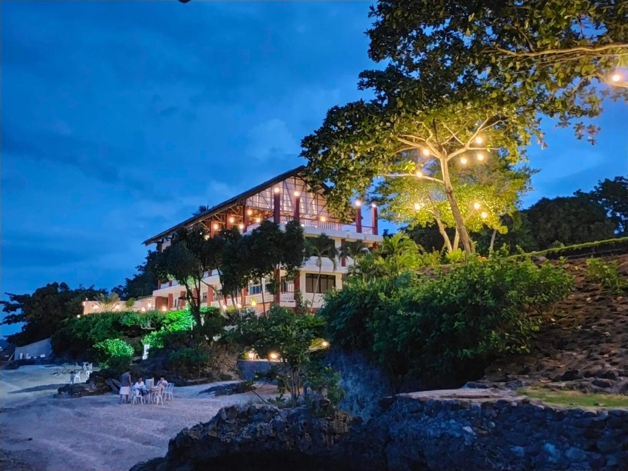 Wuthering Heights Bed & Breakfast By The Sea Dumaguete City Exterior photo