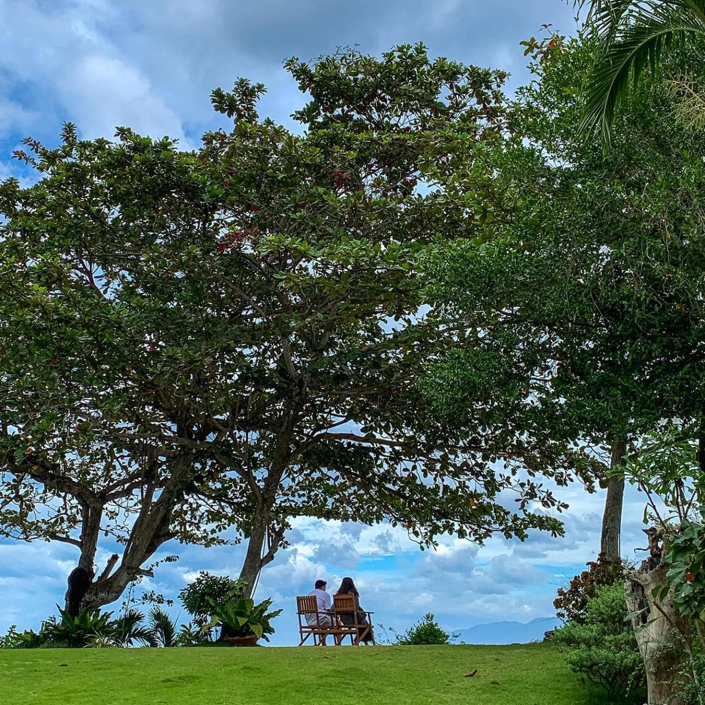 Wuthering Heights Bed & Breakfast By The Sea Dumaguete City Exterior photo